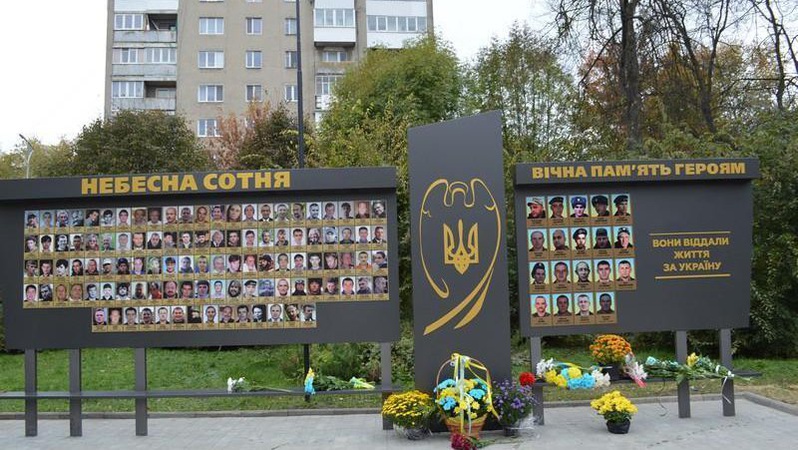 У Ковелі відкрили стелу на честь загиблих героїв