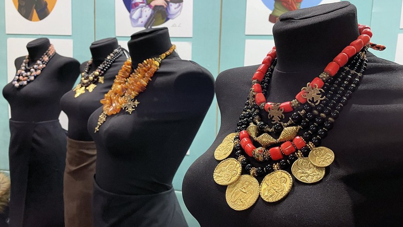 У Нововолинську відкрили виставку автентичних прикрас