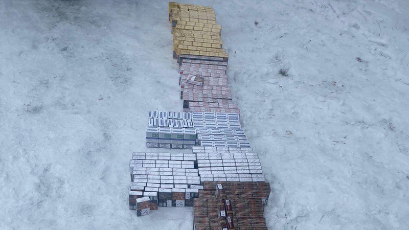 На Волині водій хотів відкупитися за 3 тисячі гривень, аби перевезти безакцизні цигарки