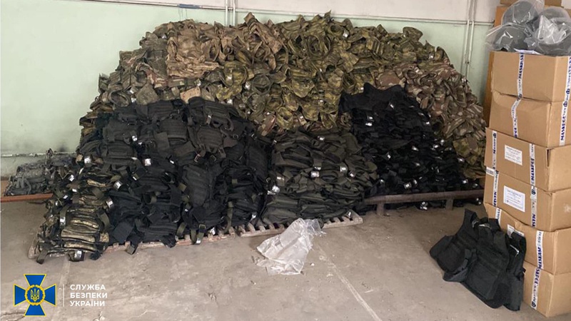 Директор столичної фірми постачав на Волинь неякісні бронежилети і шоломи, — СБУ
