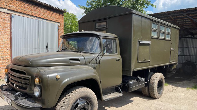 Комунальники з Володимира передали бійцям ЗСУ автомобіль-майстерню