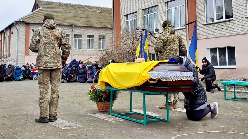 Був сміливим воїном: волиняни провели в останню дорогу відважного Героя Петра Ілюшика