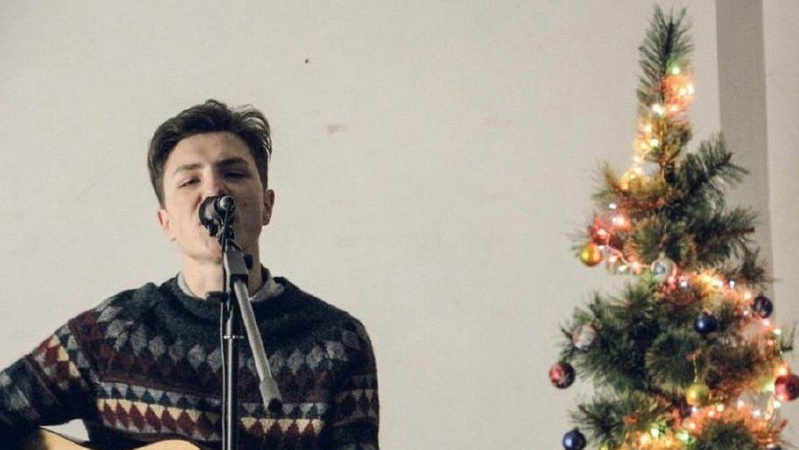 Співака з Волині підозрюють у співпраці зі скандальним телеграм-каналом