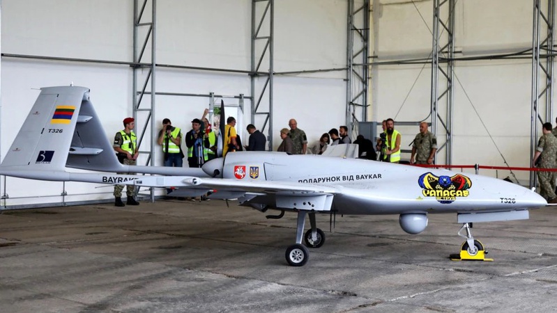 Bayraktar, на який збирали кошти литовці, прибув в Україну