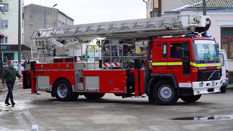 Волинські рятувальники отримали спецтехніку з Британії