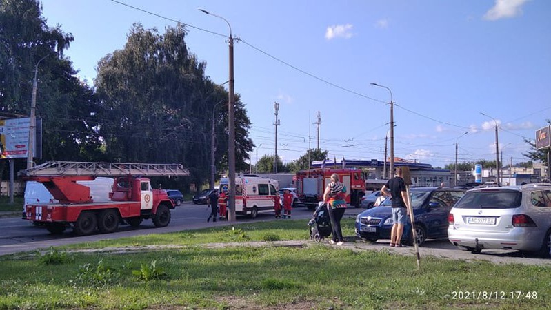 У Луцьку на Конякіна горів підвал популярного виробника напівфабрикатів. ФОТО. ВІДЕО