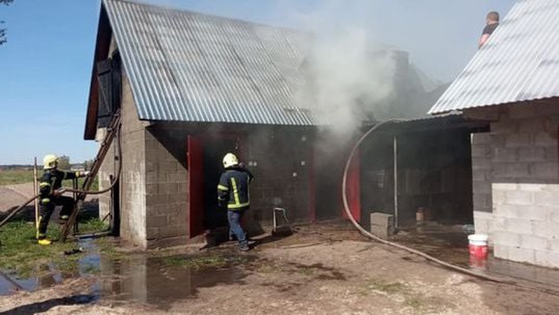 Через дитячі пустощі з вогнем на Волині горіла господарська будівля