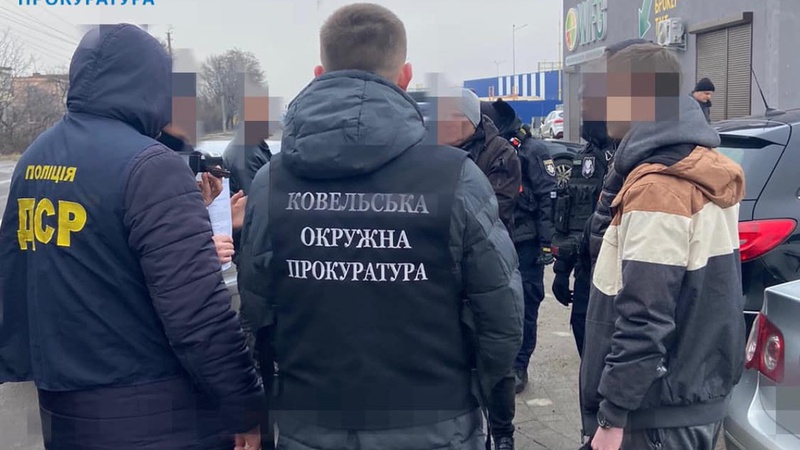 На Волині лікар зі спільниками за 10 тисяч доларів переправляв ухилянтів за кордон: нові подробиці справи