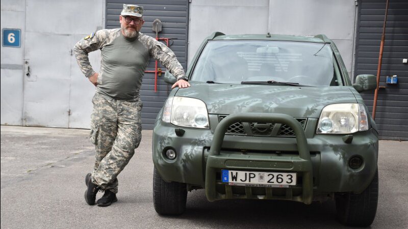 Луцьк передав на передову  ще один позашляховик