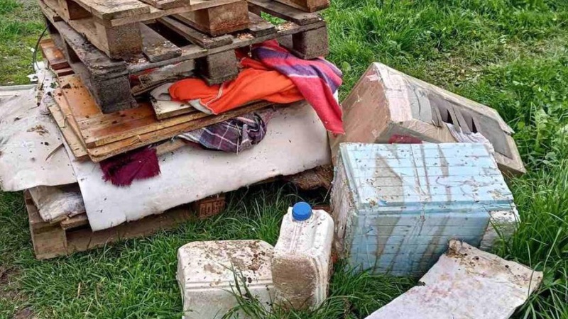 У Луцьку зруйнували будиночки для безпритульних котів