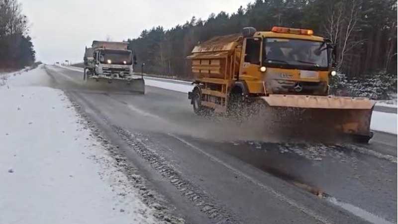 Всю ніч та ранок на Волині розчищали автошляхи