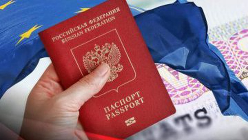 Польща працює над концепцією відмови росіянам у видачі віз