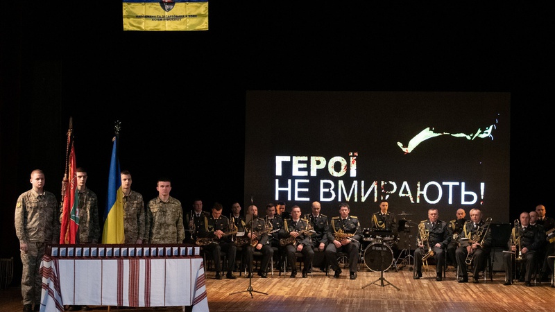 Родинам загиблих воїнів 14 ОМБр вручили пам’ятні відзнаки. ФОТО