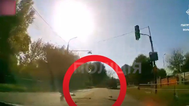 У Луцьку з вантажівки під час руху летіла цегла