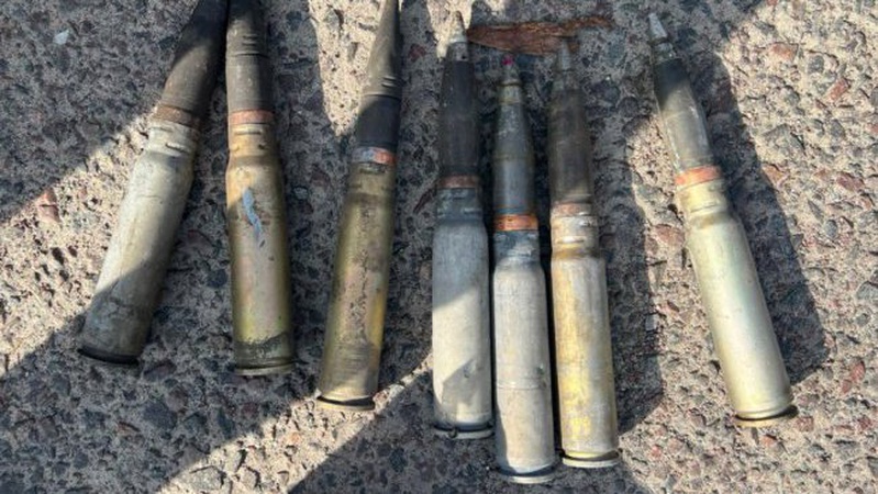 На Волині затримали чоловіка, який у багажнику авто перевозив артилерійські снаряди