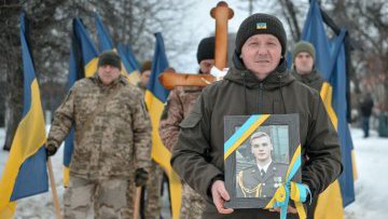 «Найважчий біль – коли батьки хоронять своїх дітей»: на Волині попрощалися із Героєм Максимом Багнюком