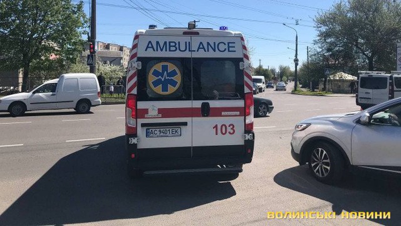 У Луцьку на Ковельській бус таранив легковик