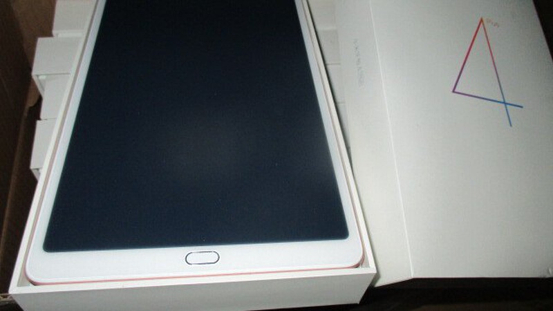 У Луцьку продають з аукціону 30 конфіскованих планшетів