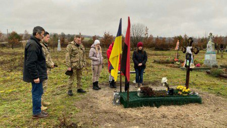 Орден «За мужність» вручили дружині загиблого волинського Героя Бориса Кобзаря