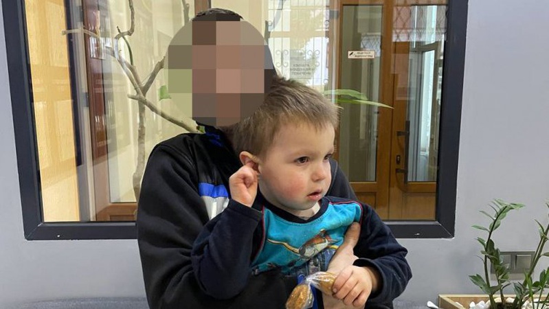 У Рівному 3-річний хлопчик пішов з дому, поки тато був у магазині