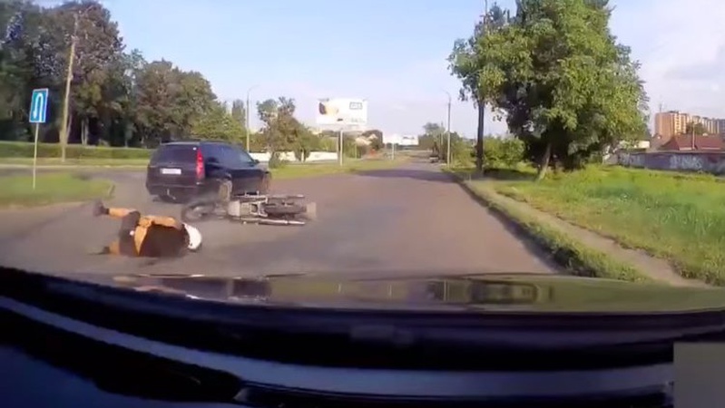 У Луцьку сталась аварія за участі п`яного мотоцикліста. ВІДЕО