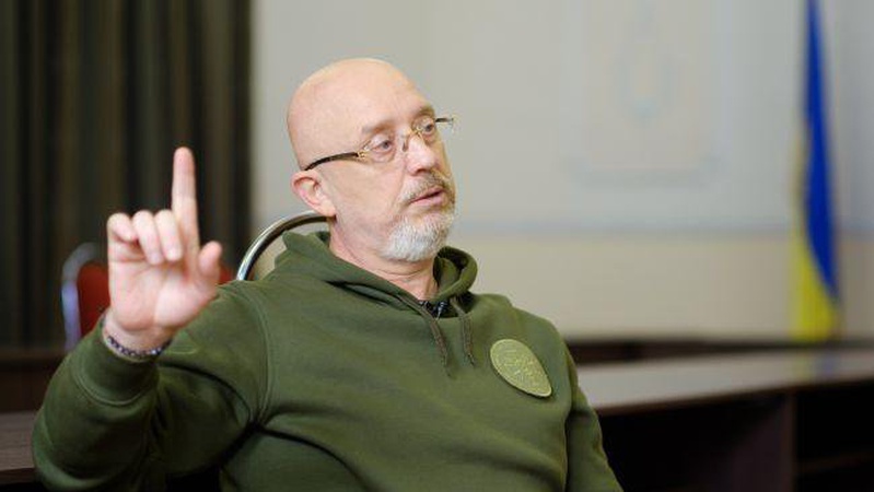 Міноборони про дозвіл на виїзд чоловікам за кордон: мають бути готові воювати