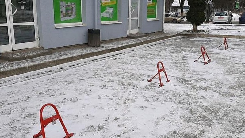 У Луцьку продовжують демонтувати обмежувачі руху