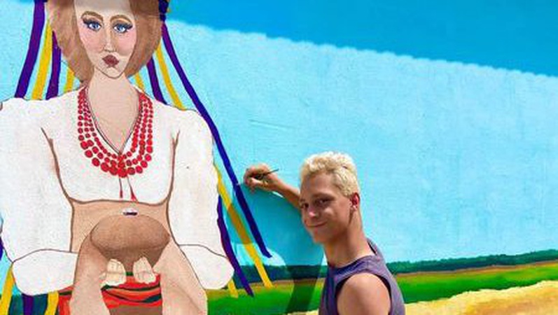 Брат служить у ЗСУ: волинянин створив патріотичний стінопис на стіні музею