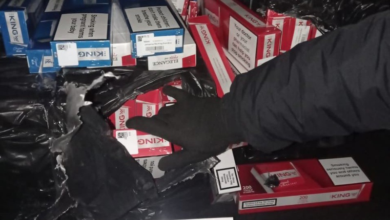 Через волинський кордон 41-річний чоловік намагався перевезти контрабандні цигарки