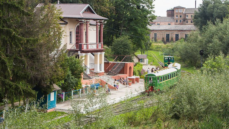 Із дитячої залізниці вивезли меблі і обладнання: що кажуть у Луцькраді