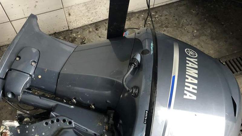 На «Ягодині» викрили двох чоловіків, які хотіли незаконно перевезти двигуни до човнів