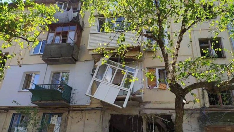 Обстріли на Донбасі, півдні та Дніпропетровщині – 7 загиблих і руйнування: яка ситуація у регіонах