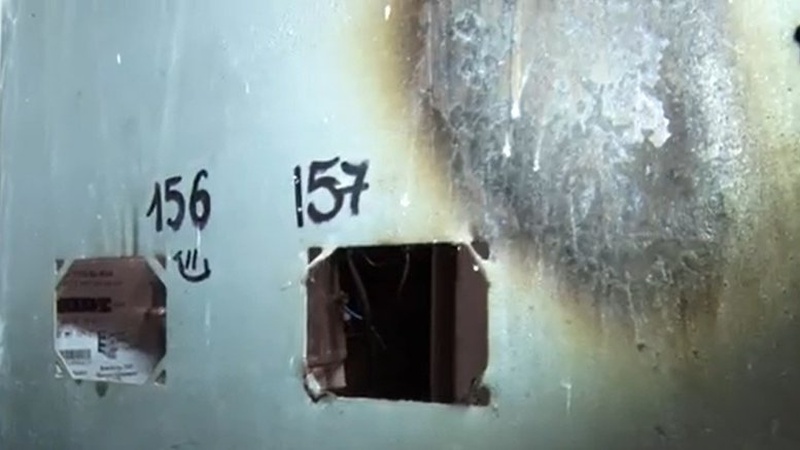 Вода – в електрощиті: у Луцьку вже декілька років протікає дах багатоповерхівки