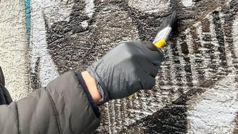 У Луцьку з’явився мурал, присвячений відомому співакові