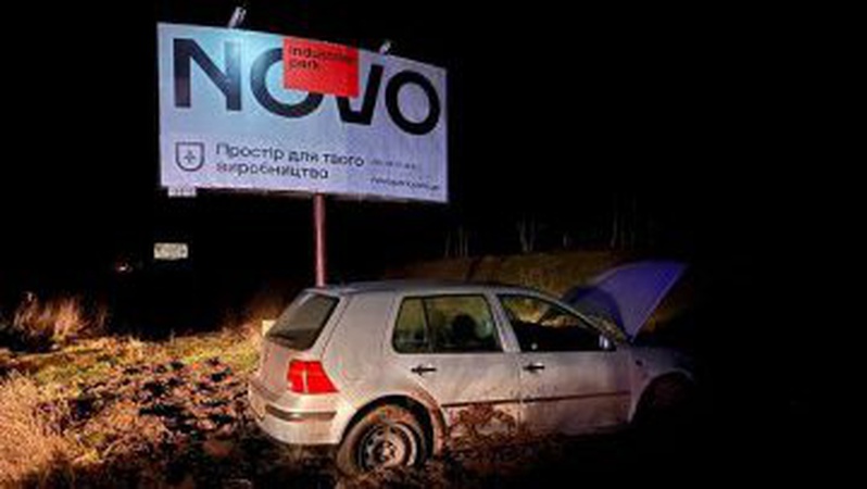 На Волині водій потрапив у ДТП через нетверезу пішохідку. ФОТО