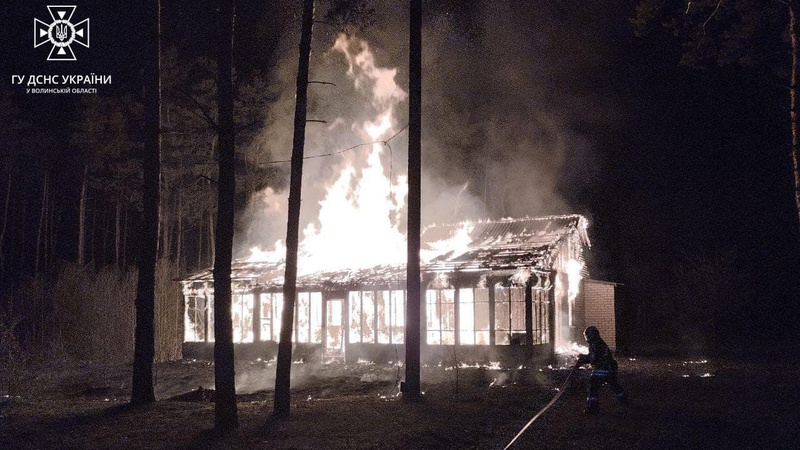 Минулої доби волинські рятувальники ліквідували три пожежі