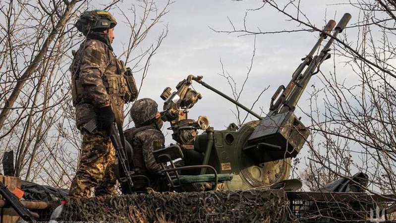 Окупанти атакують у районі Ласточкиного біля Авдіївки, – Генштаб