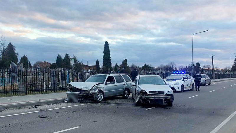 У Володимирі біля кладовища трапилась аварія