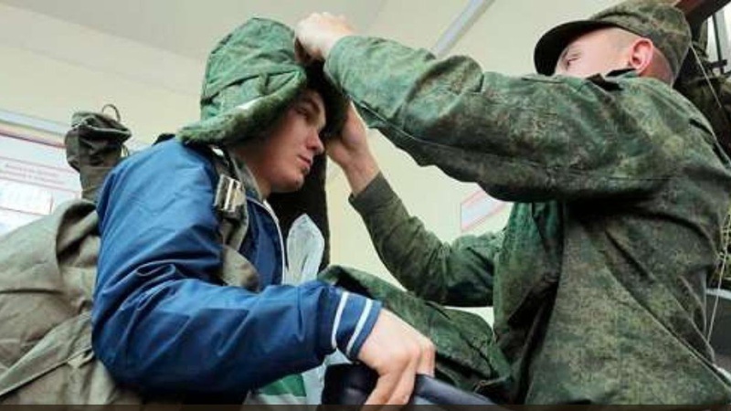 200 добровольців щотижня з кожного федерального округу, окрім москви – в рф проходить кампанія з набору «добровольців», – розвідка