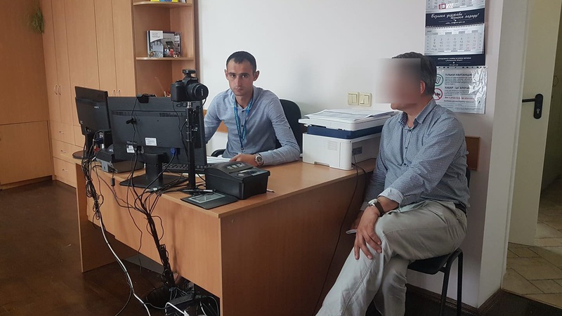 Волинські міграційники примусово повернуть іноземця-нелегала додому