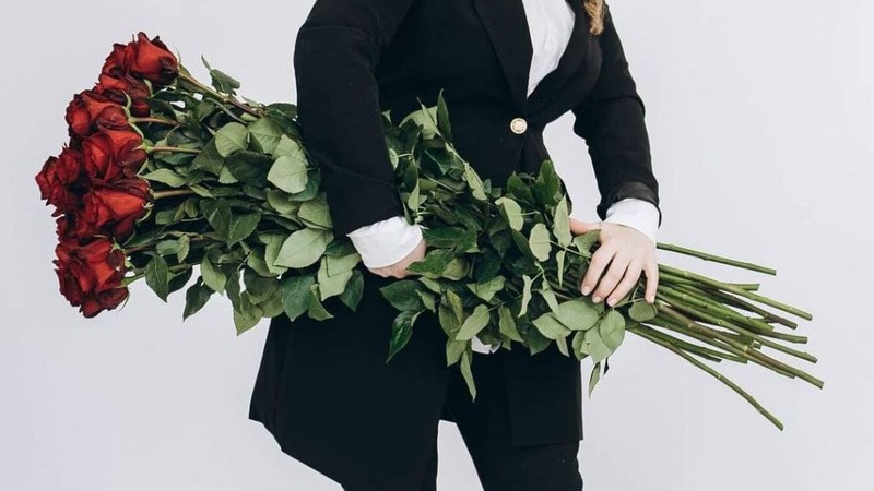 У місті на Волині з квіткового магазину вкрали понад 100 троянд