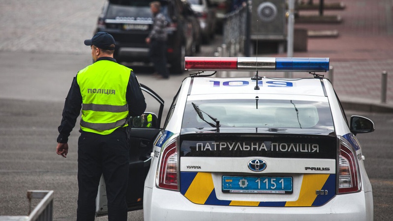 У Луцьку патрульні доправили до пологового жінку з переймами