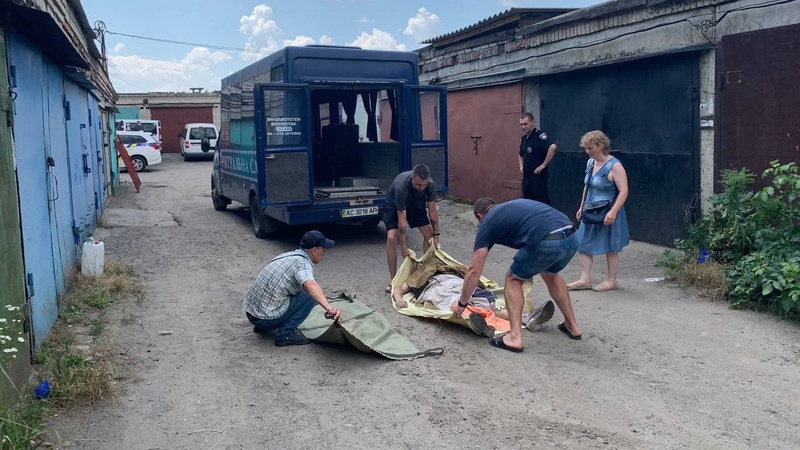 У Луцьку в гаражі знайшли труп чоловіка. ФОТО 18+. ВІДЕО