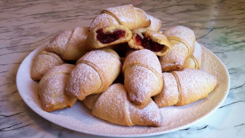 Рецепт рогаликів з різними начинками, зокрема з маскарпоне