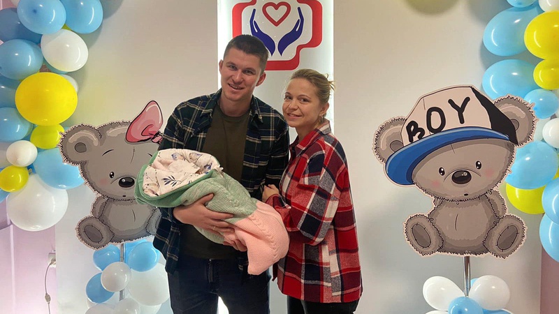 У Нововолинській лікарні в лікарів-переселенців народилася донечка