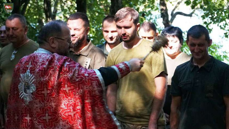 Воїни 14 ОМБр відзначили Медовий спас на фронті. ФОТО