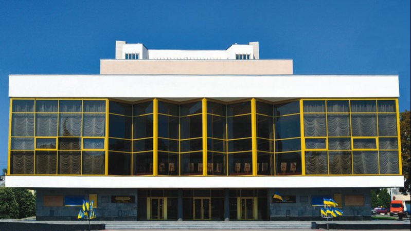 Волинський театр запрошує на концерт «Жінка. Весна. Перемога»