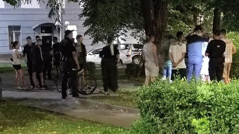 Нові деталі масової бійки і стрілянини поблизу управління поліції у Луцьку