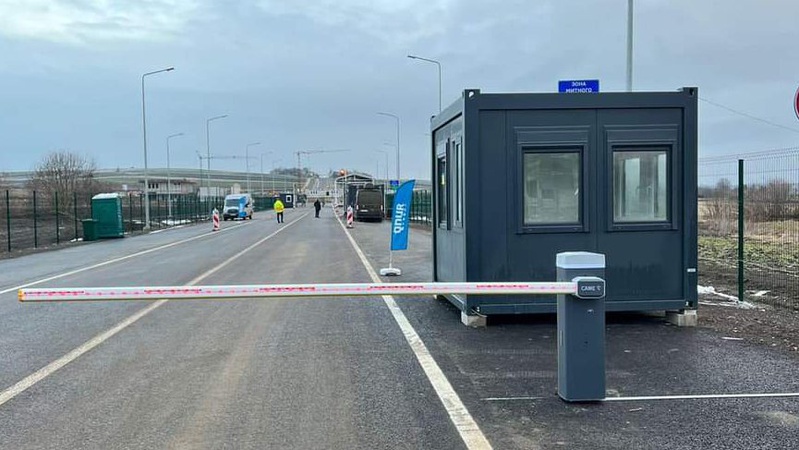 На кордоні з Польщею відкрили пункт пропуску для порожніх вантажівок