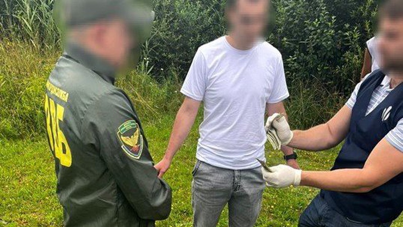 На Волині прикордонника затримали на хабарі